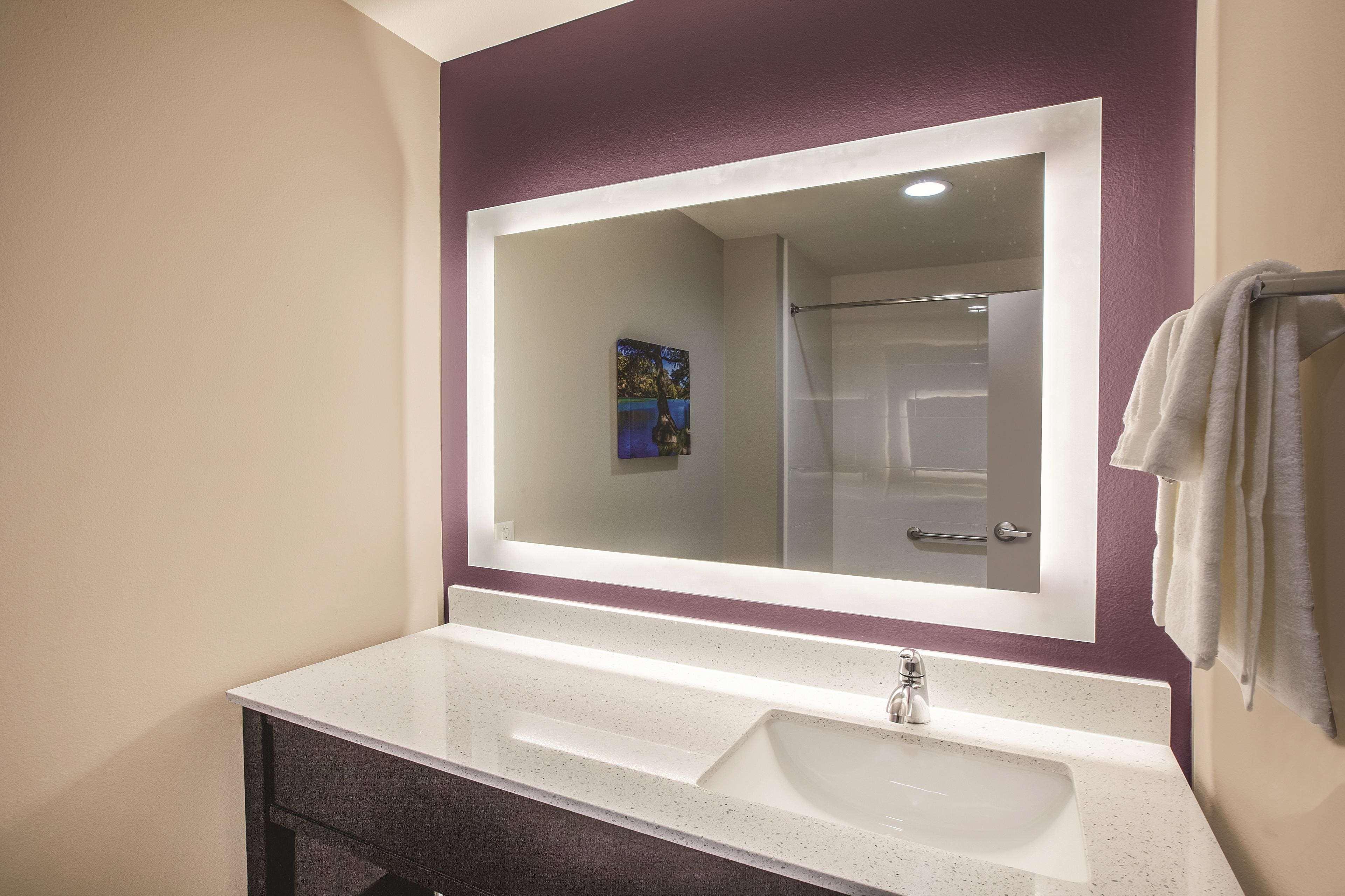 La Quinta By Wyndham Dallas Northeast-Arboretum Garland Exterior photo